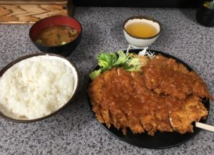 京都大学隣の「ハイライト」って定食屋にお邪魔してきた。安いしボリュームあるよ